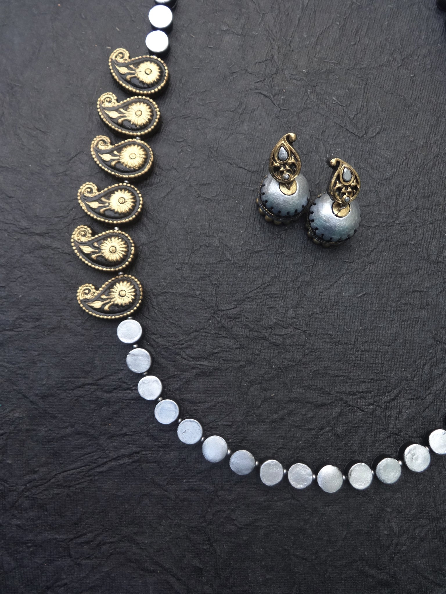 Vanmukil- golden terracotto necklace set