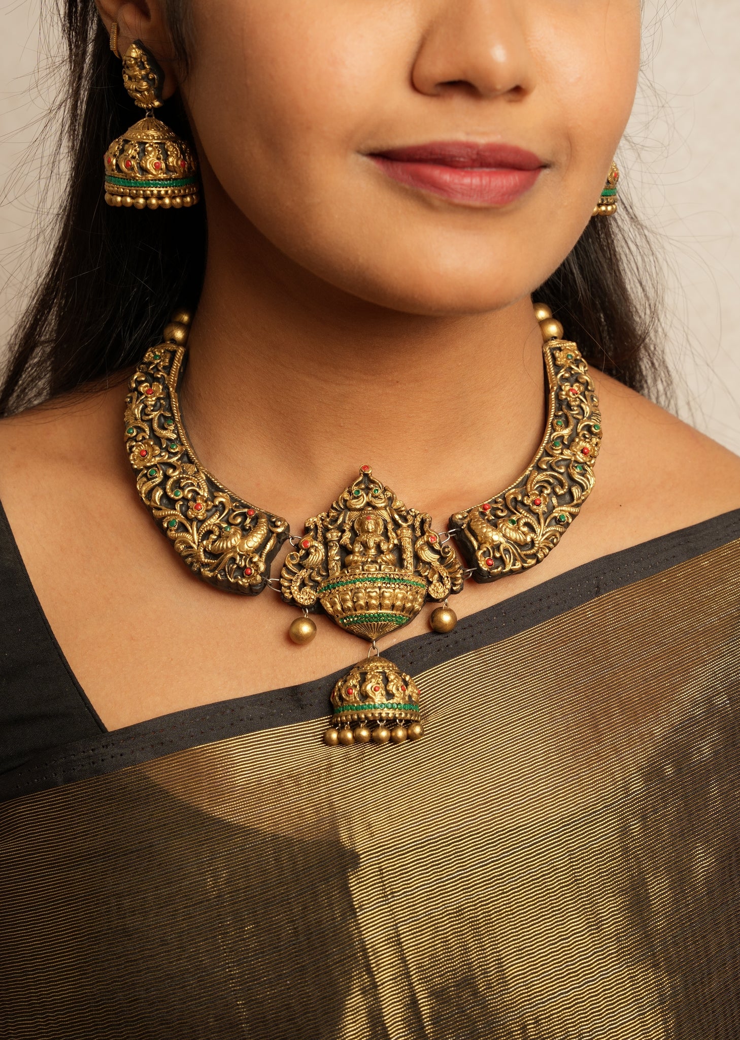 Naya Collar